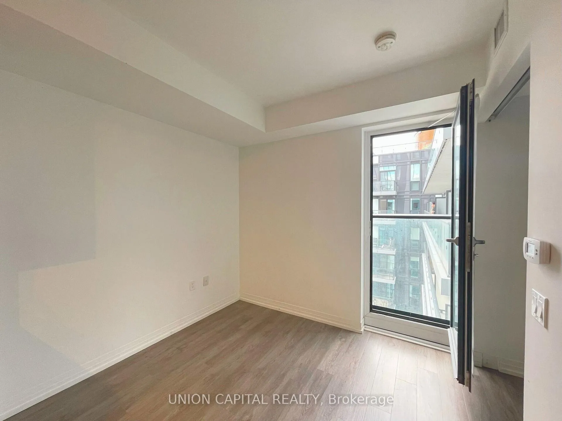 Photo 3 of Unit 1830, 251 Jarvis Street, Toronto, Church-Yonge Corridor — HOMEH