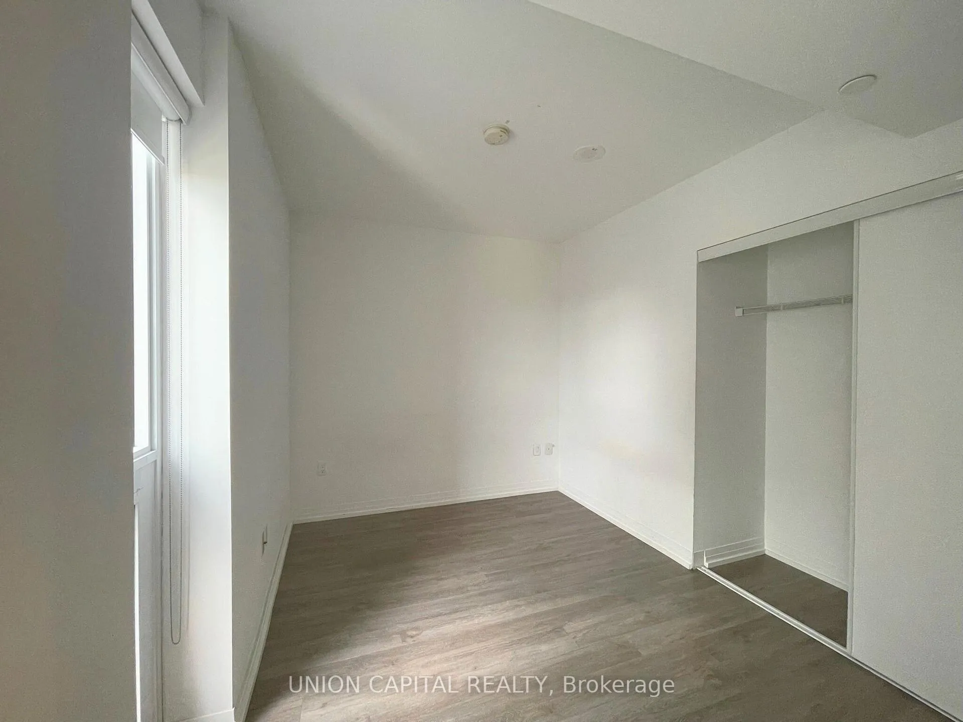 Photo 4 of Unit 1830, 251 Jarvis Street, Toronto, Church-Yonge Corridor — HOMEH