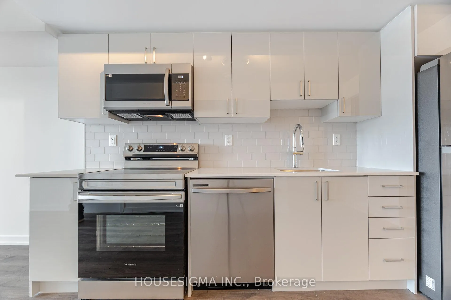 Photo 14 of Unit 2012, 1435 Celebration Drive, Pickering, Bay Ridges — HOMEH