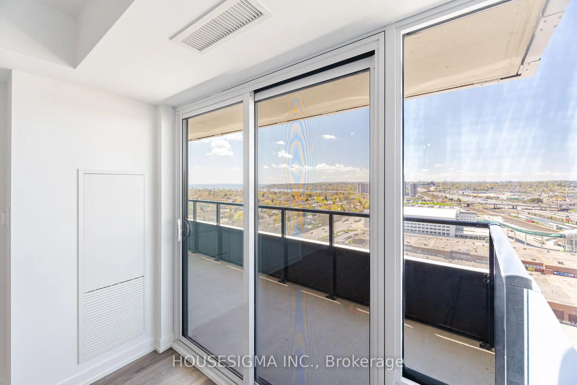 Photo 21 of Unit 2012, 1435 Celebration Drive, Pickering, Bay Ridges — HOMEH