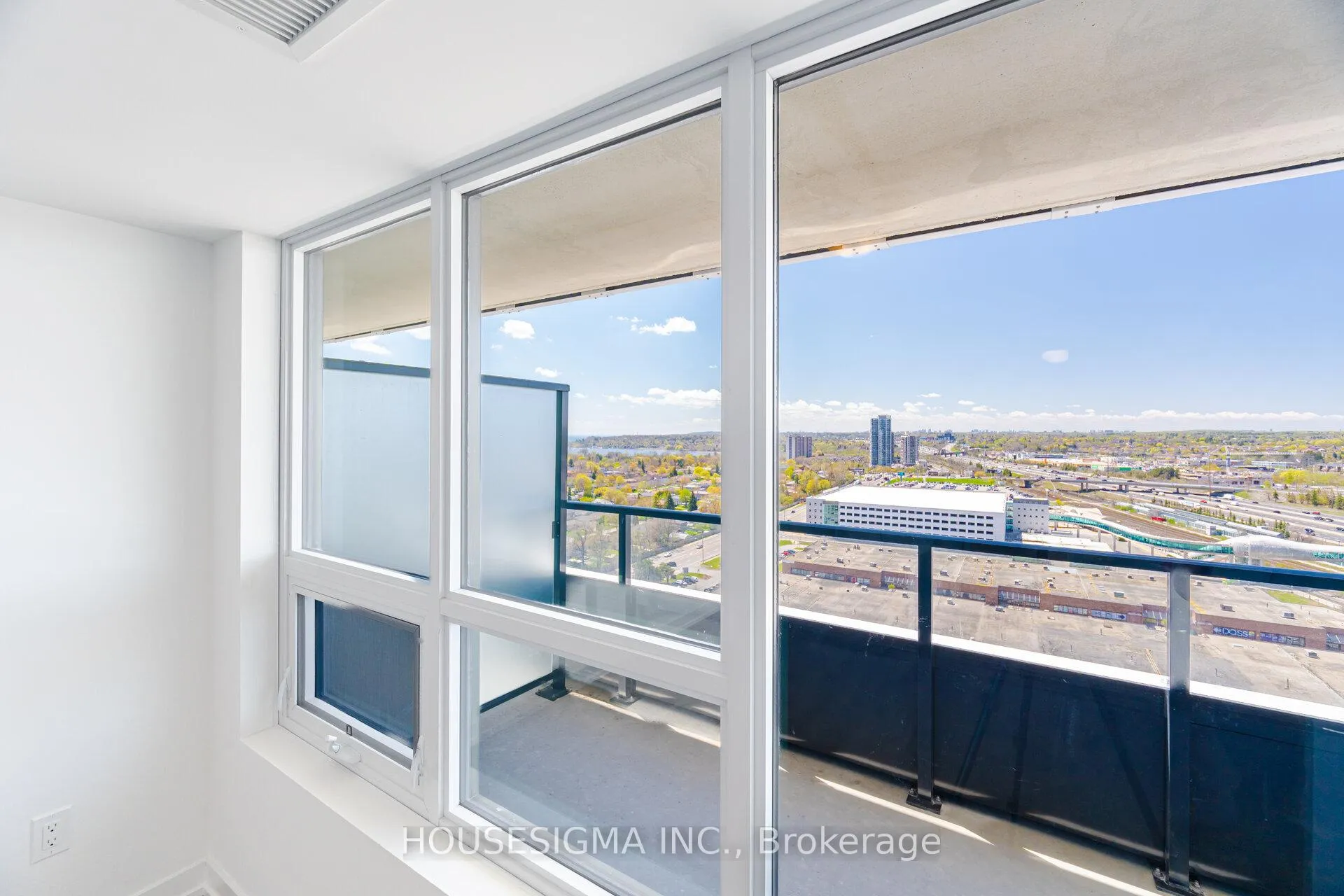 Photo 23 of Unit 2012, 1435 Celebration Drive, Pickering, Bay Ridges — HOMEH