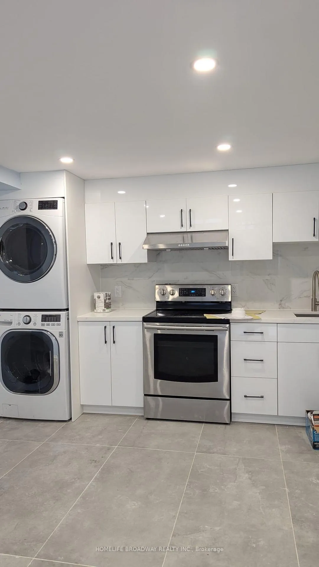 Photo 2 of Unit (Lower Level), 489 Barrhill Road, Vaughan, Maple — HOMEH
