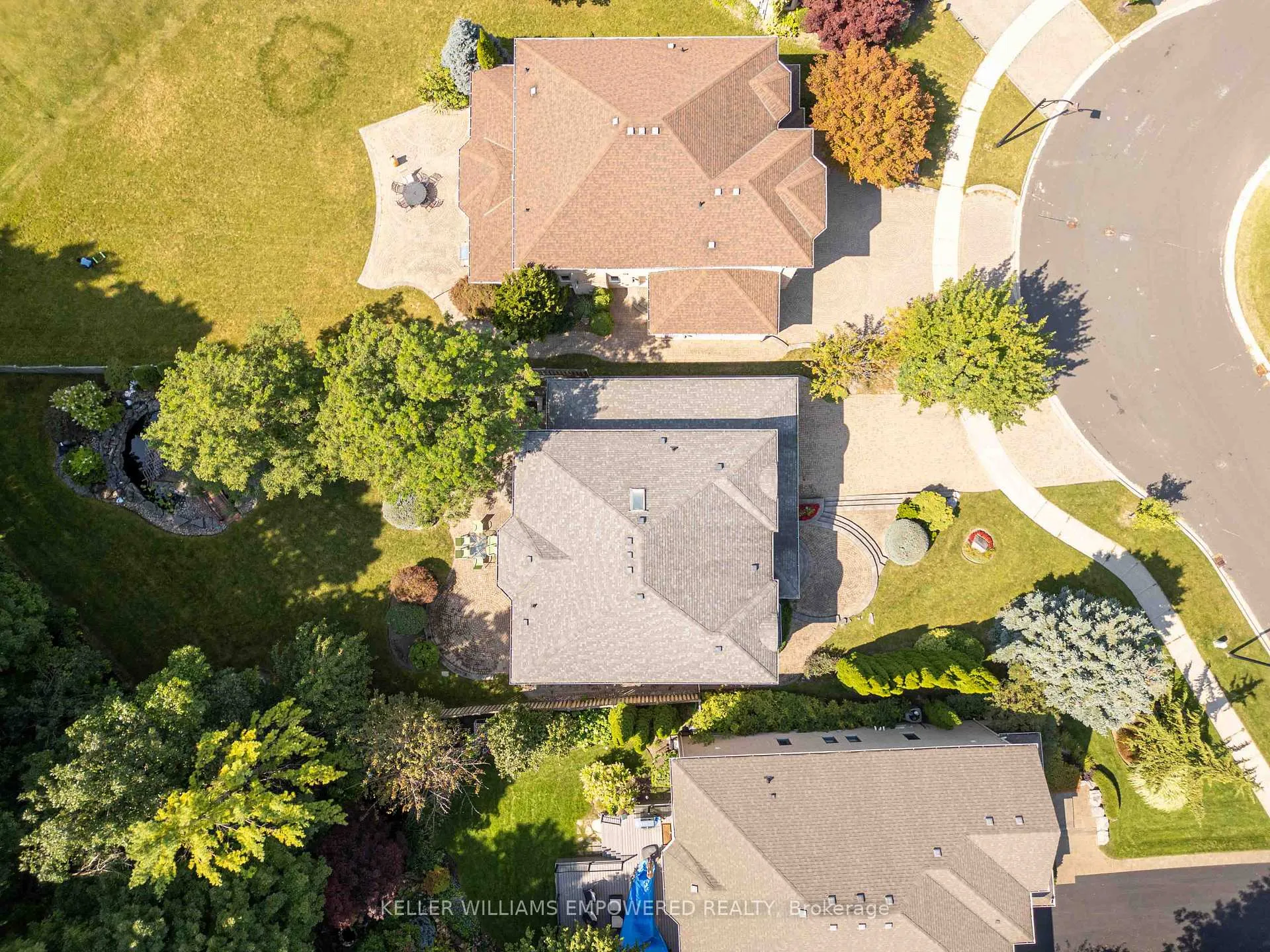 Photo 5 of 92 Oakhaven Drive, Markham, Cachet — HOMEH