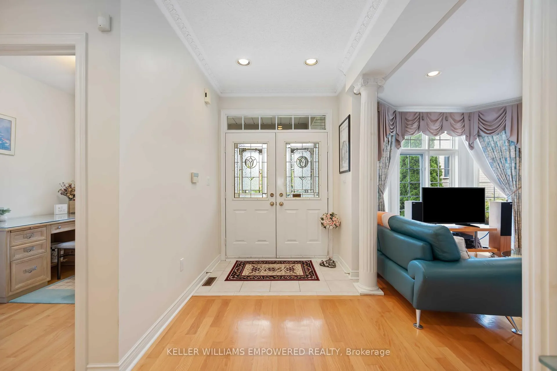 Photo 7 of 92 Oakhaven Drive, Markham, Cachet — HOMEH
