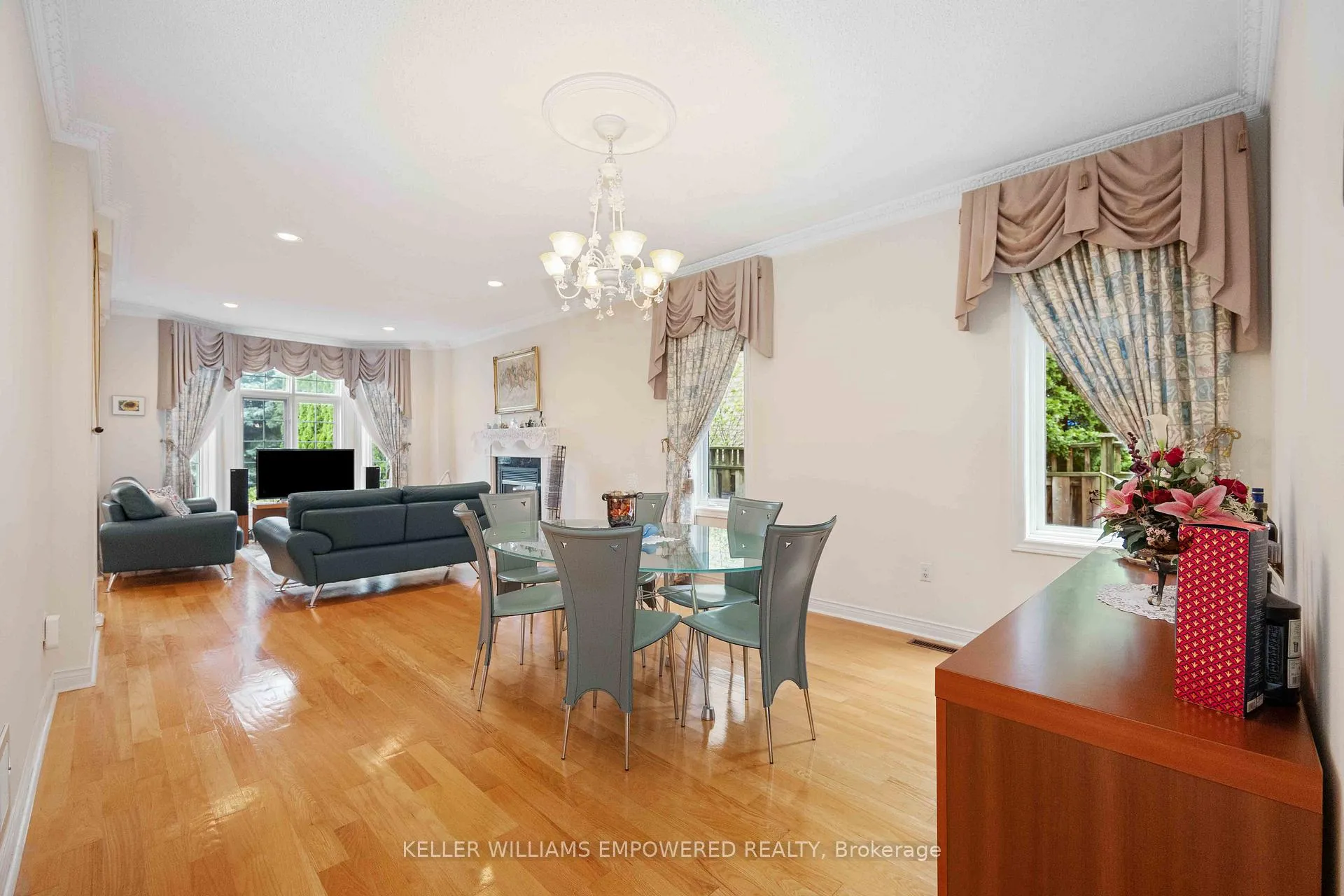 Photo 11 of 92 Oakhaven Drive, Markham, Cachet — HOMEH