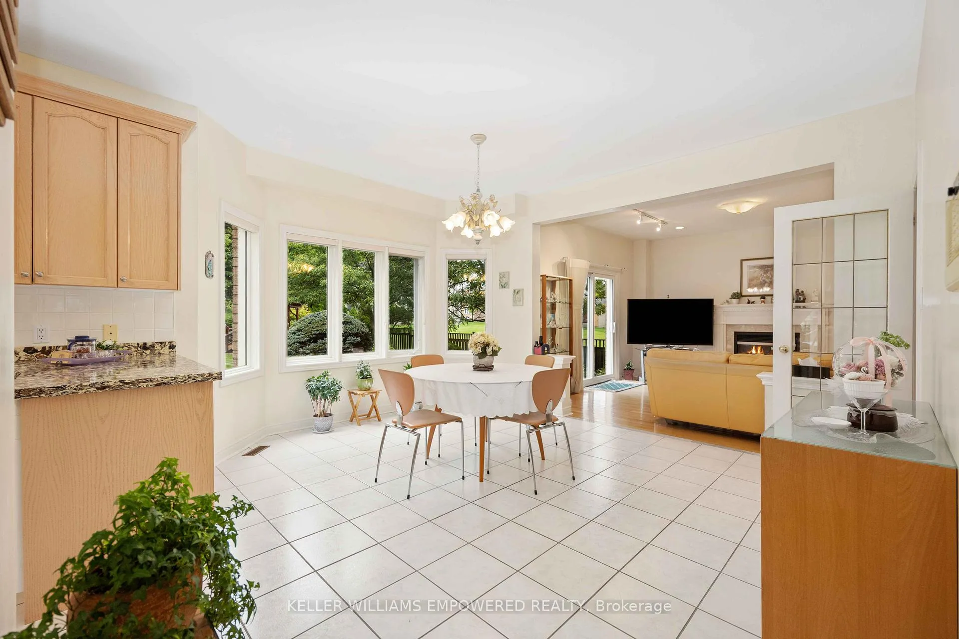 Photo 12 of 92 Oakhaven Drive, Markham, Cachet — HOMEH