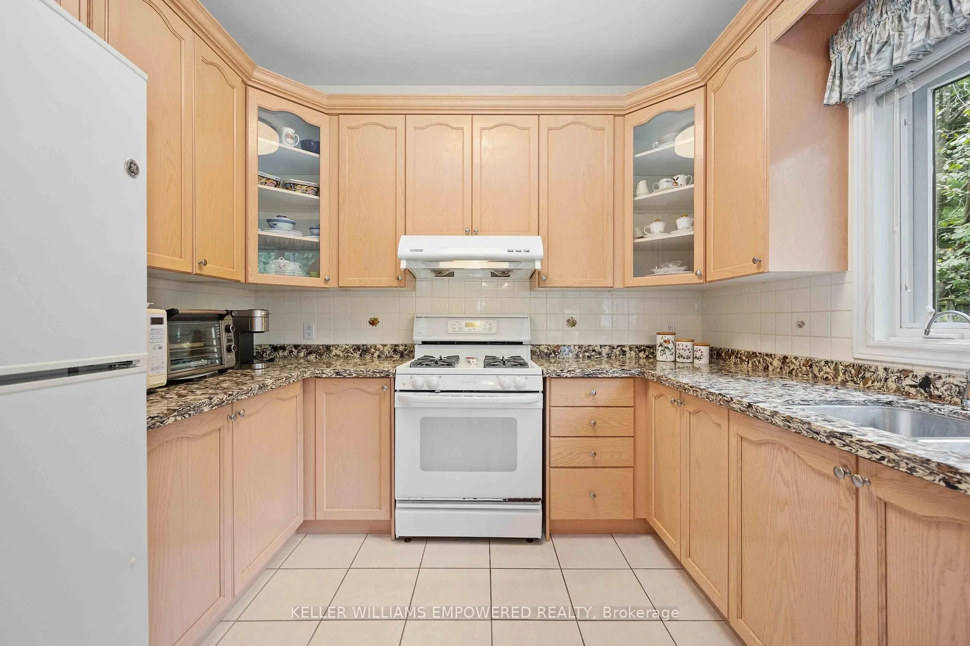 Photo 14 of 92 Oakhaven Drive, Markham, Cachet — HOMEH