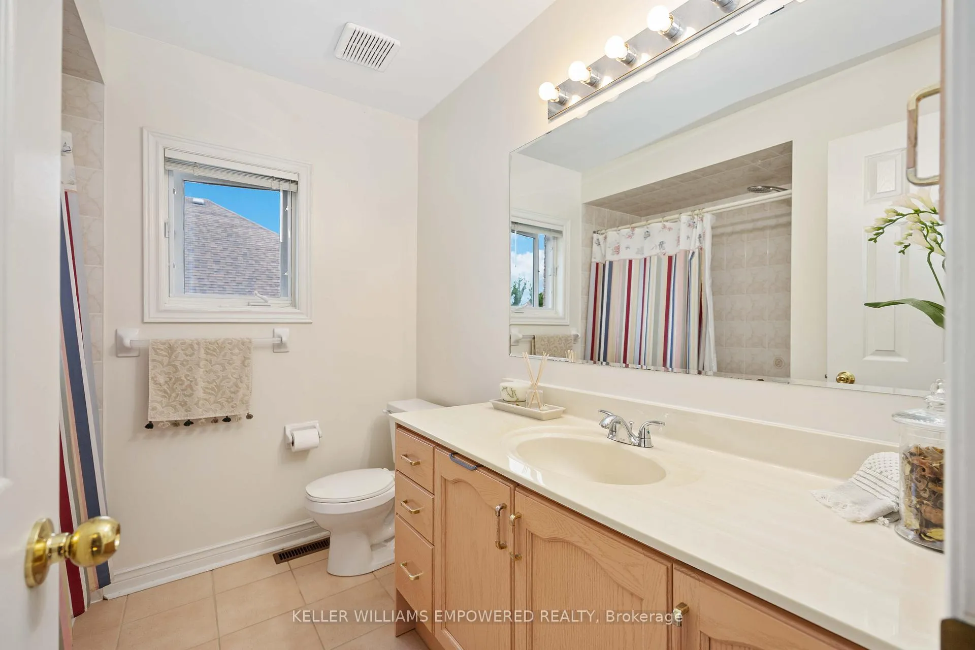 Photo 30 of 92 Oakhaven Drive, Markham, Cachet — HOMEH