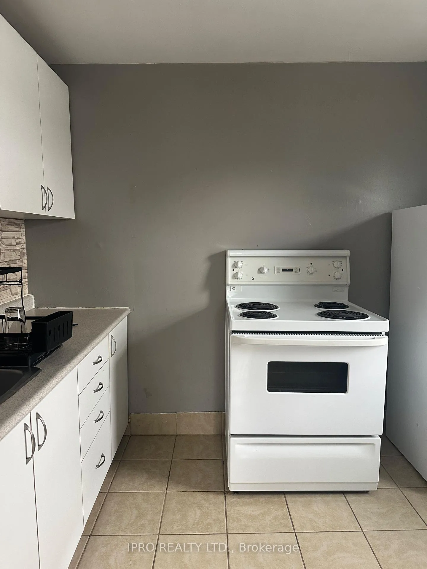 Photo 6 of Unit #2, 481 Howard Street, Oshawa, Central — HOMEH