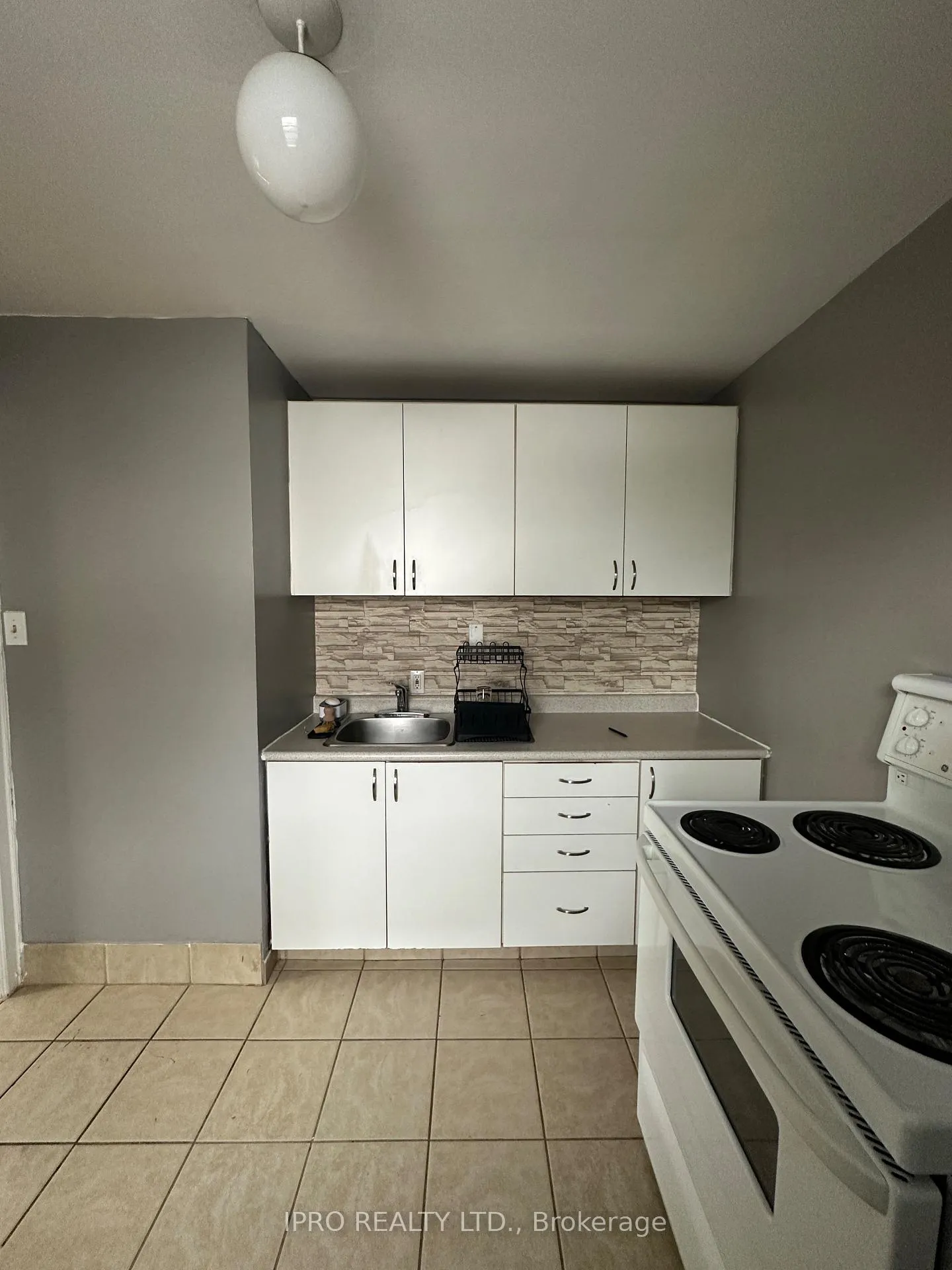 Photo 7 of Unit #2, 481 Howard Street, Oshawa, Central — HOMEH