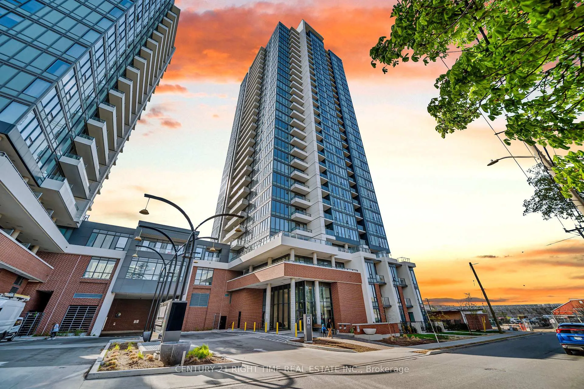 Front of Unit 2112, 15 Wellington Street S