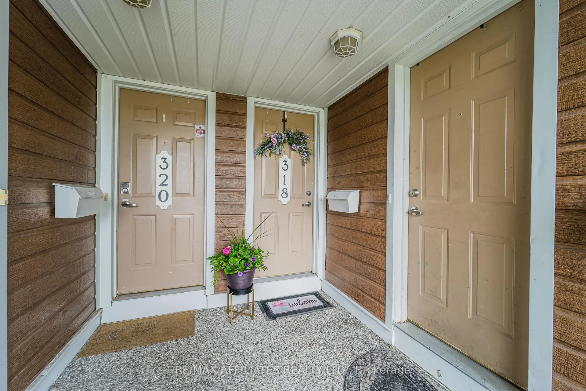 Photo 1 of 318 Crownridge Drive N, Ottawa, Kanata - Emerald Meadows/Trailwest — HOMEH
