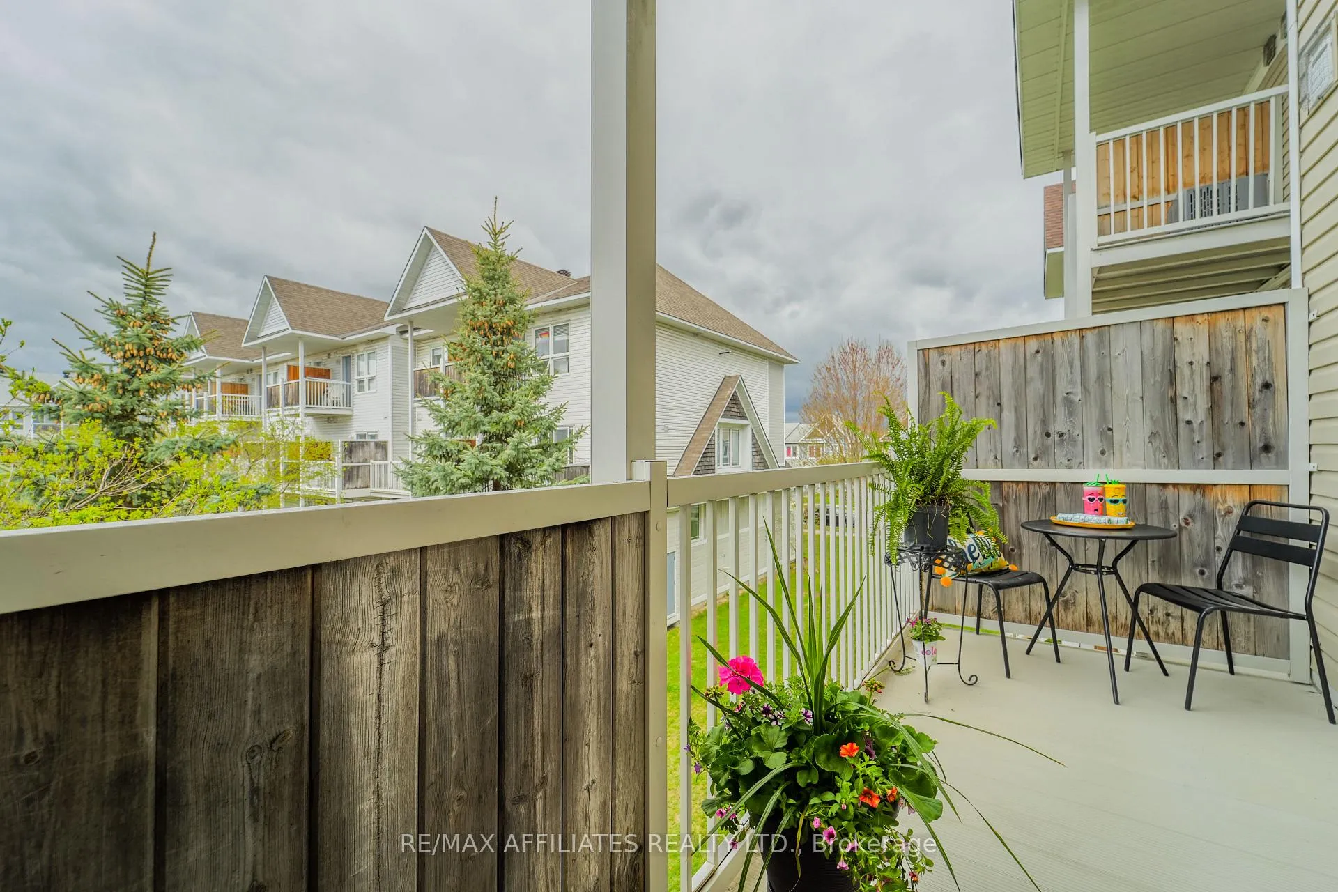 Photo 15 of 318 Crownridge Drive N, Ottawa, Kanata - Emerald Meadows/Trailwest — HOMEH