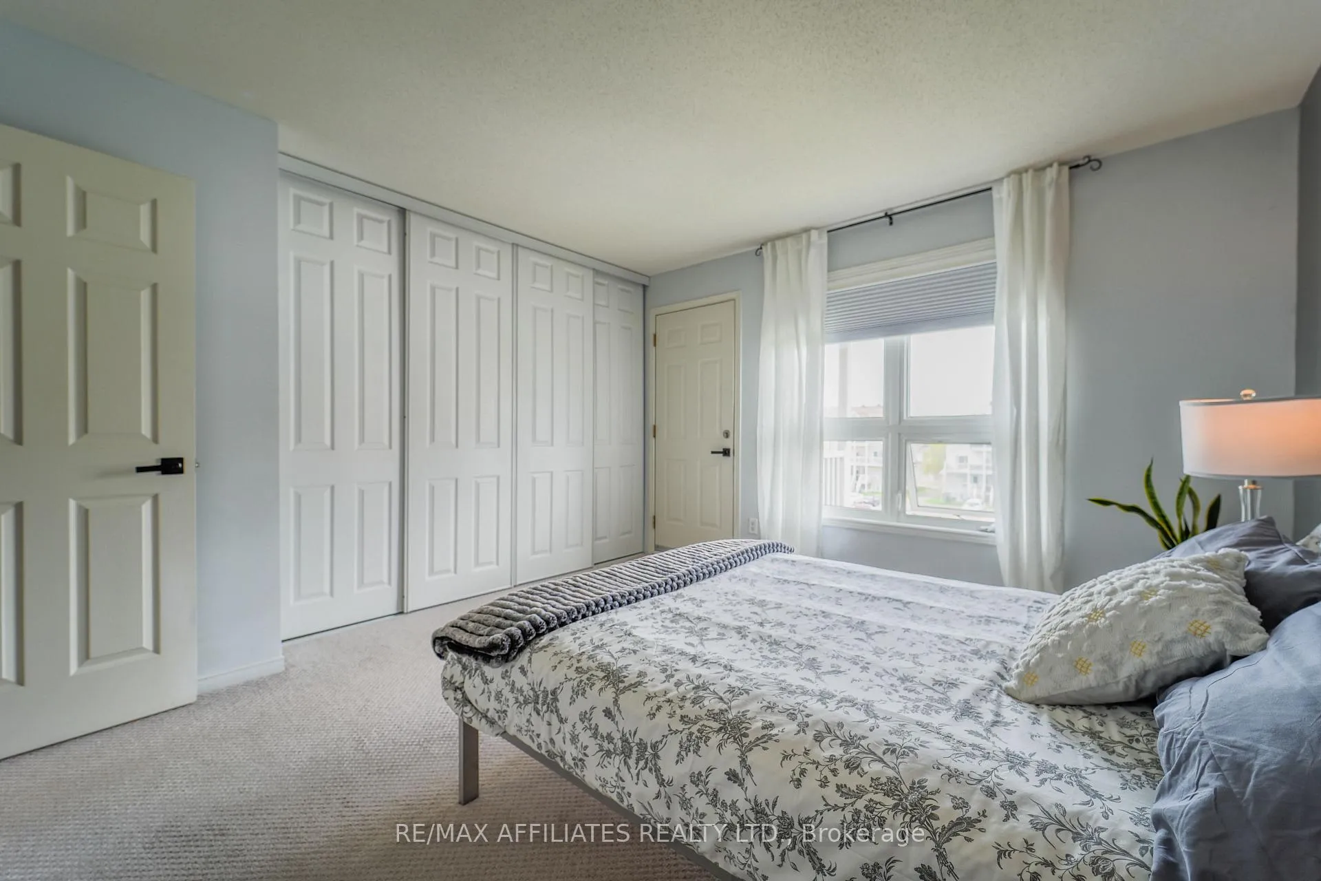 Photo 23 of 318 Crownridge Drive N, Ottawa, Kanata - Emerald Meadows/Trailwest — HOMEH