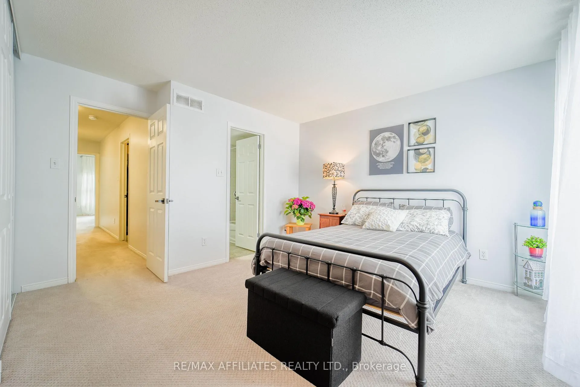 Photo 26 of 318 Crownridge Drive N, Ottawa, Kanata - Emerald Meadows/Trailwest — HOMEH