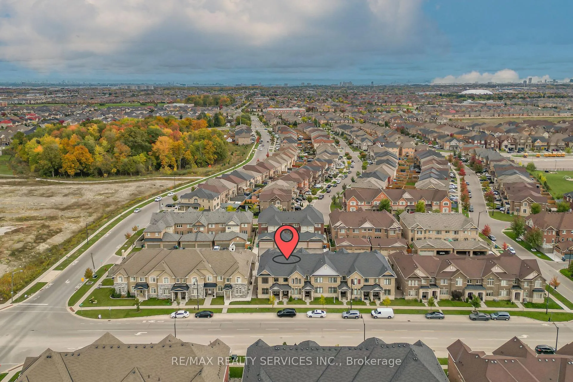 Photo 2 of 249 Inspire Boulevard, Brampton, Sandringham-Wellington North — HOMEH