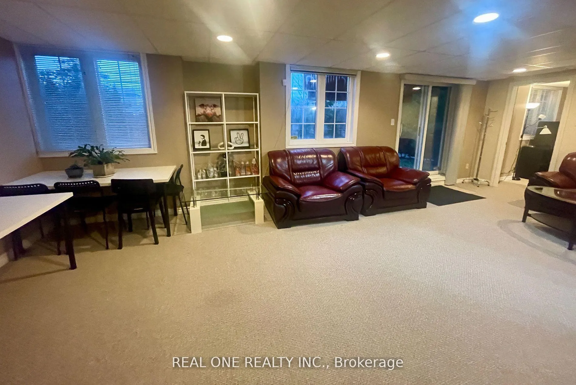 Photo 3 of 24 Southbrook Crescent, Markham, Cachet — HOMEH