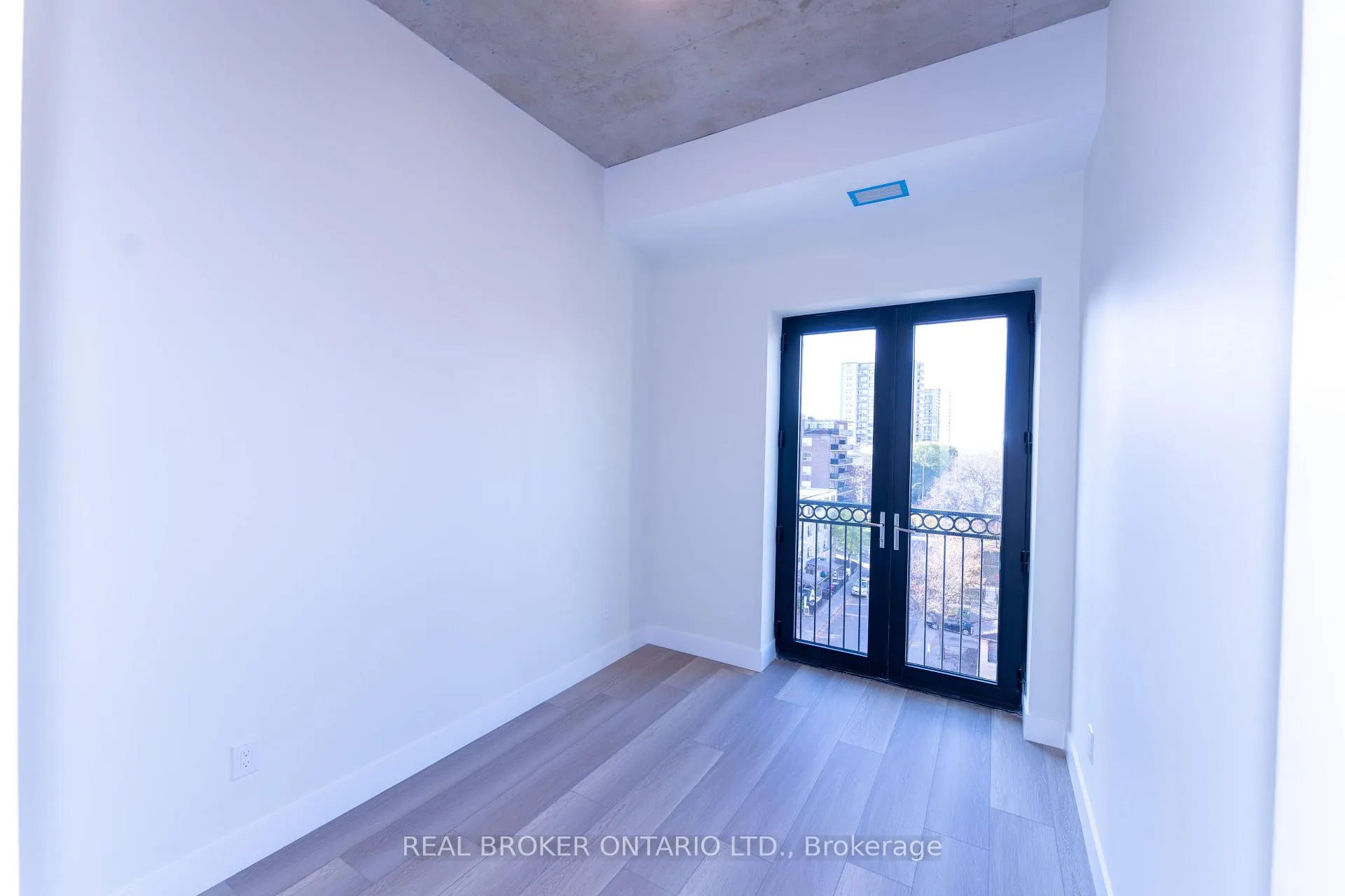 Photo 4 of Unit 202, 169 James Street S, Hamilton, Corktown — HOMEH