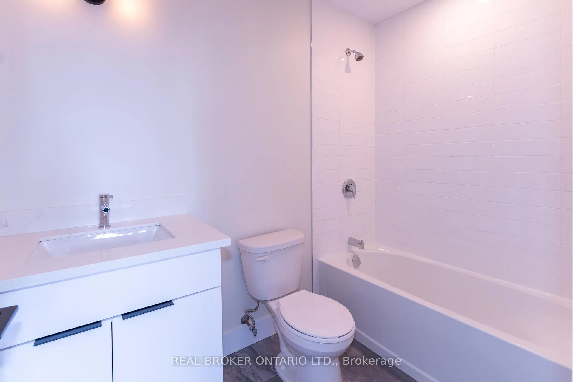 Photo 5 of Unit 202, 169 James Street S, Hamilton, Corktown — HOMEH
