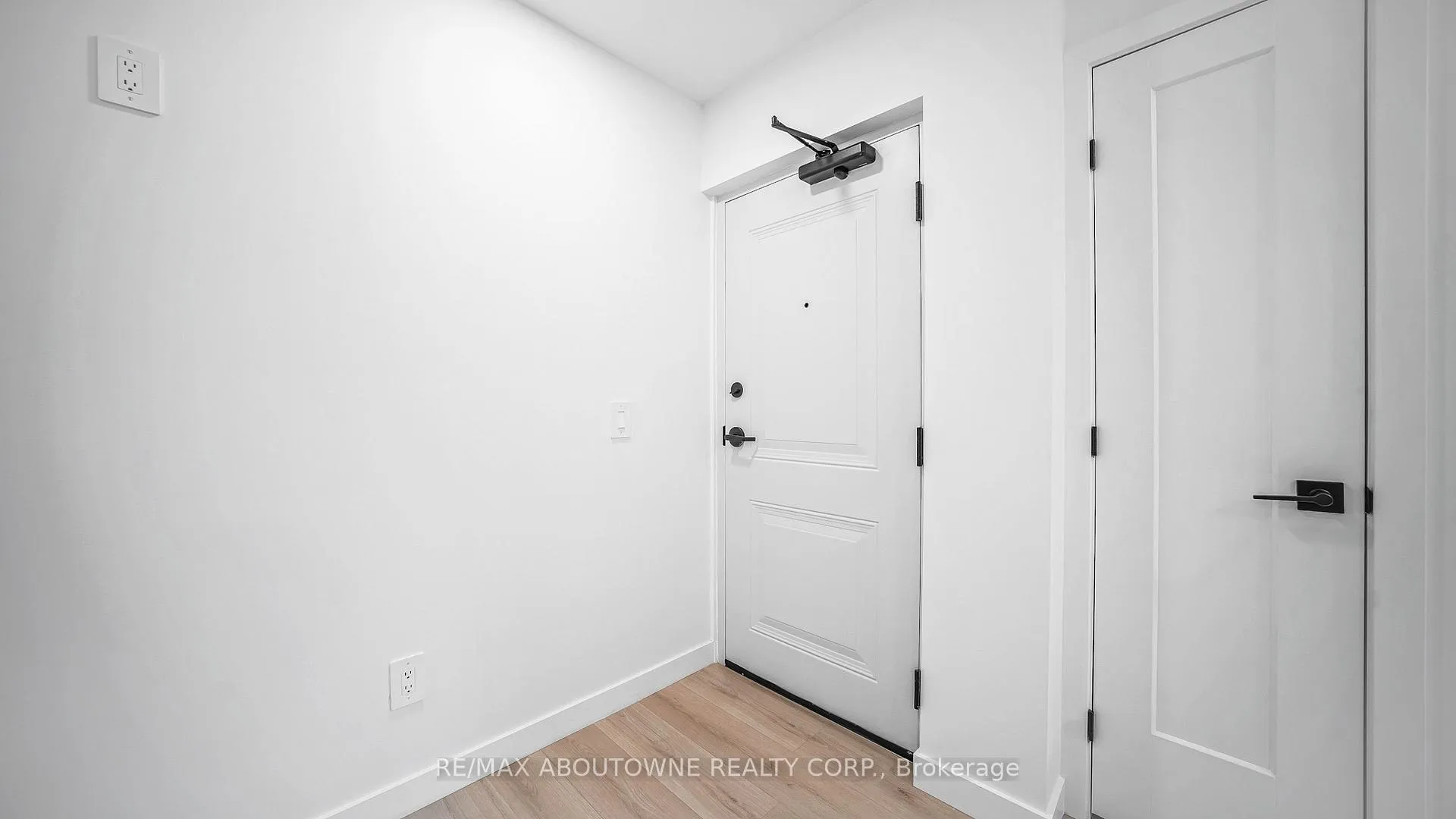 Photo 4 of Unit 73, 31 Mill Street, Kitchener — HOMEH