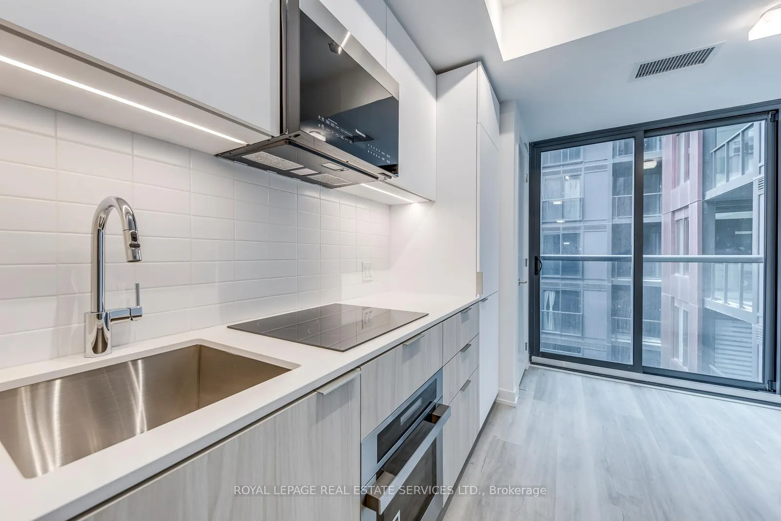 Photo 5 of Unit 828, 28 Eastern Avenue, Toronto, Moss Park — HOMEH