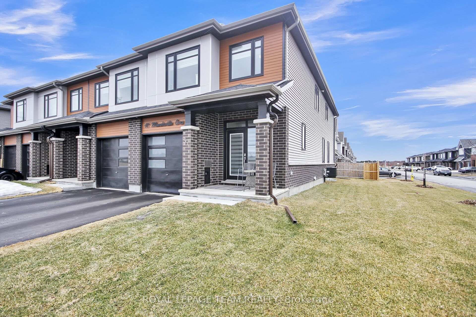 Photo 2 of 47 Mandevilla Crescent, Ottawa, Blossom Park/Kemp Park/Findlay Creek — HOMEH