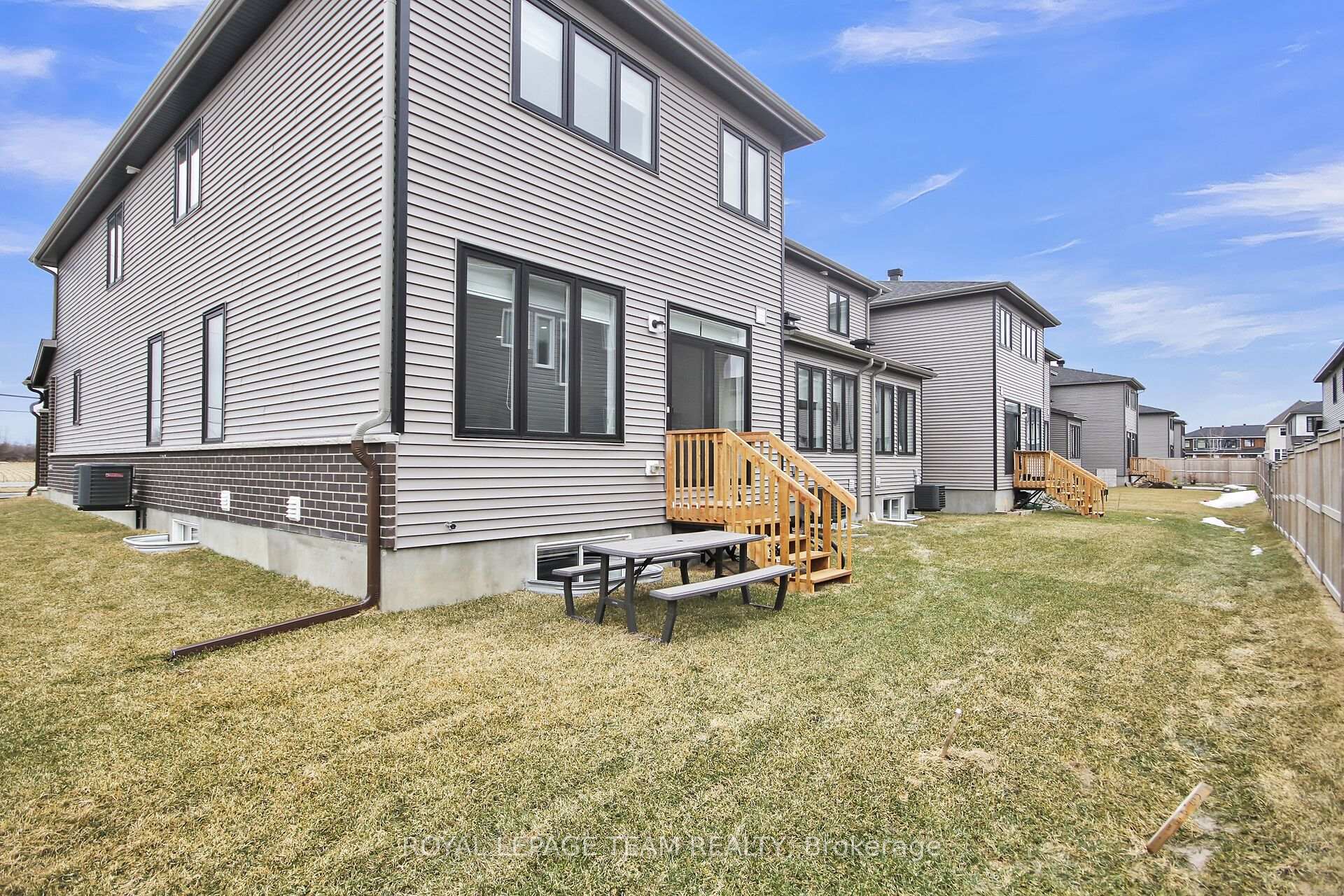 Photo 40 of 47 Mandevilla Crescent, Ottawa, Blossom Park/Kemp Park/Findlay Creek — HOMEH