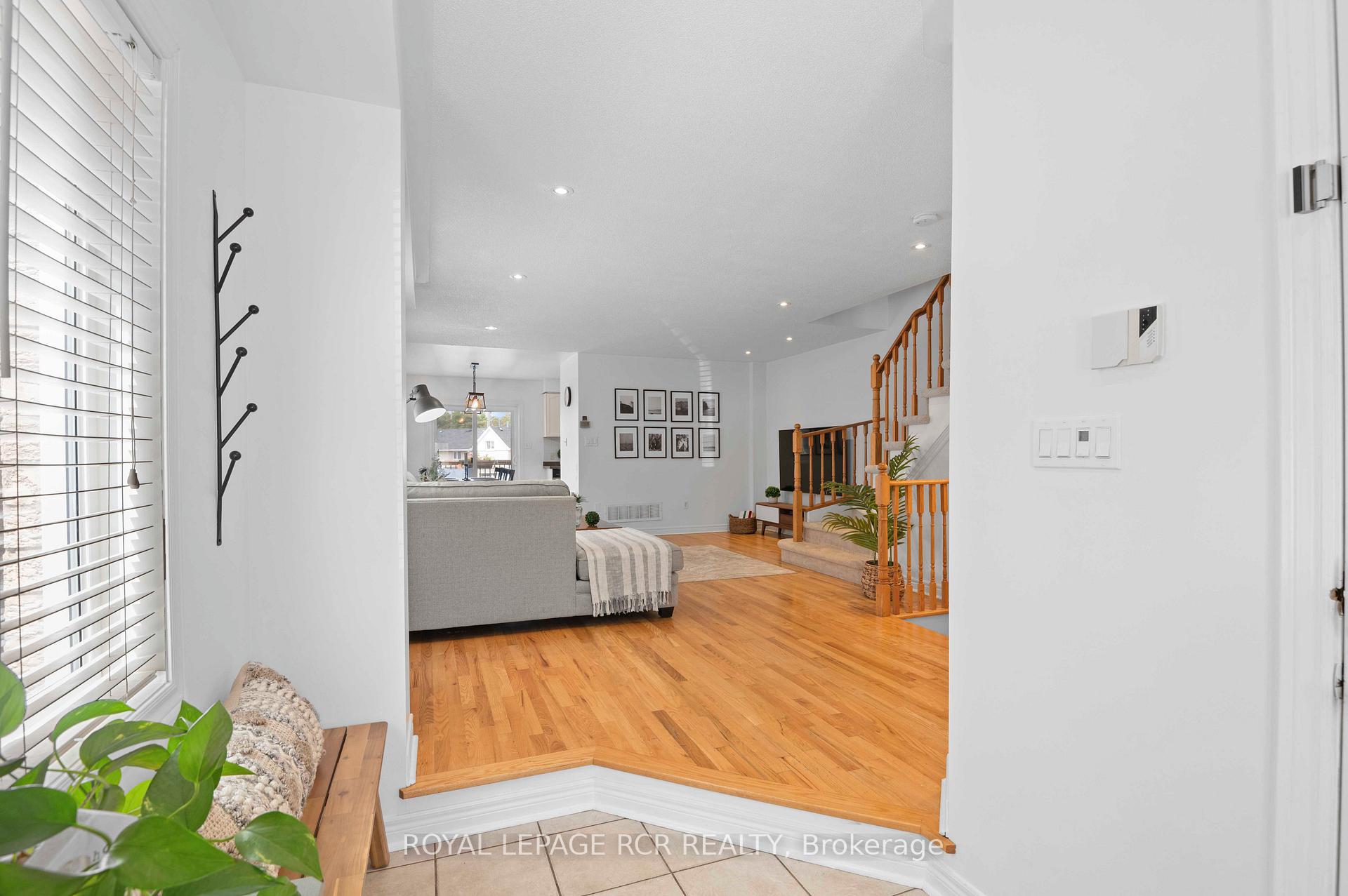 Photo 2 of 103 Grapevine Road, Caledon, Bolton West — HOMEH
