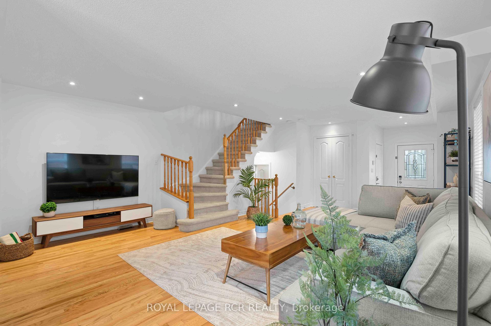 Photo 3 of 103 Grapevine Road, Caledon, Bolton West — HOMEH