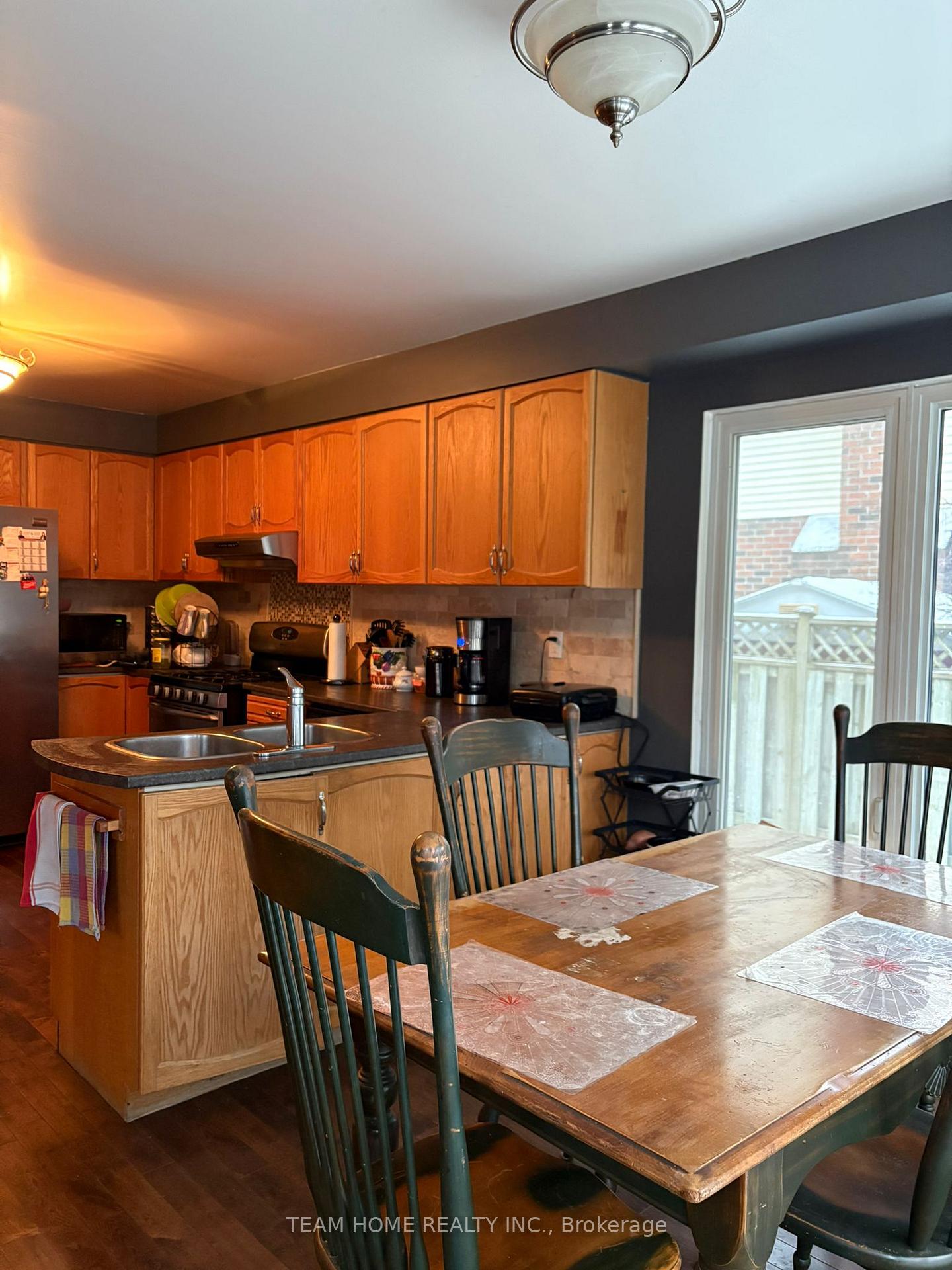 Photo 10 of 26 Bartlett Drive, Ajax, South West — HOMEH