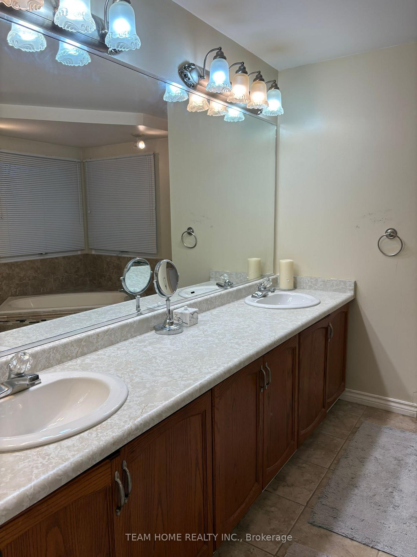 Photo 15 of 26 Bartlett Drive, Ajax, South West — HOMEH