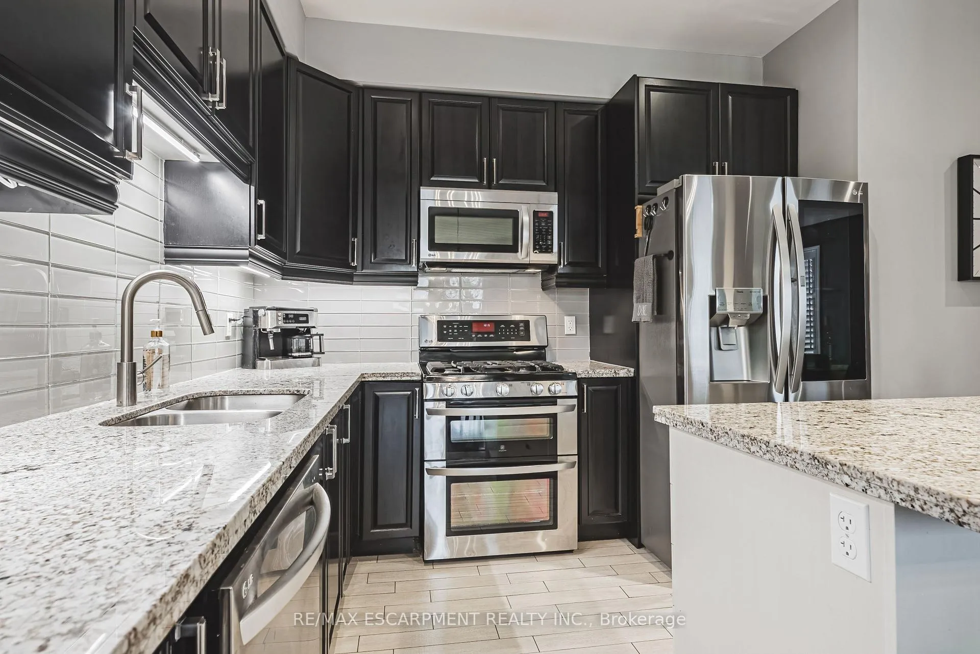 Photo 12 of 48 Madonna Drive, Hamilton, Carpenter — HOMEH