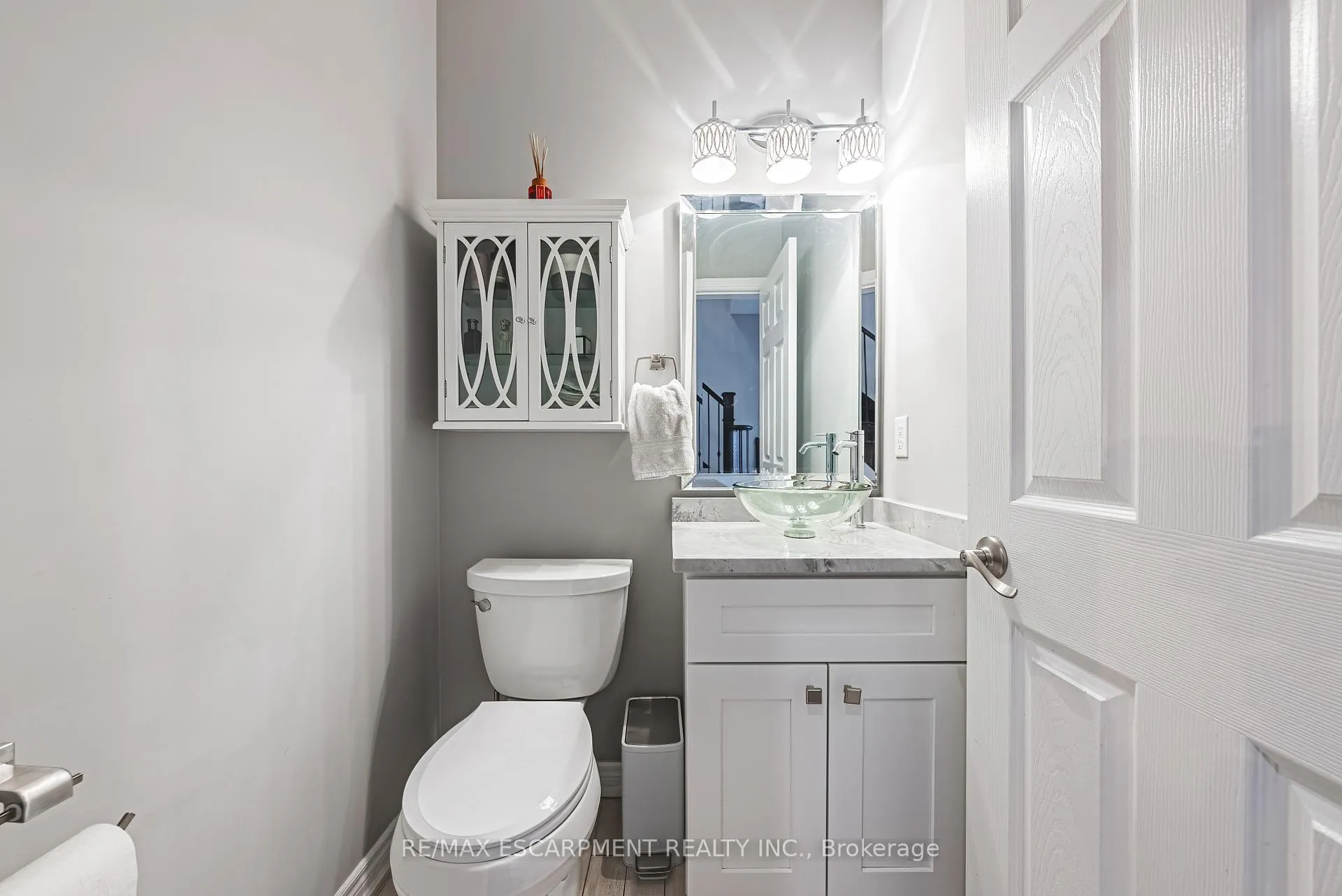 Photo 15 of 48 Madonna Drive, Hamilton, Carpenter — HOMEH