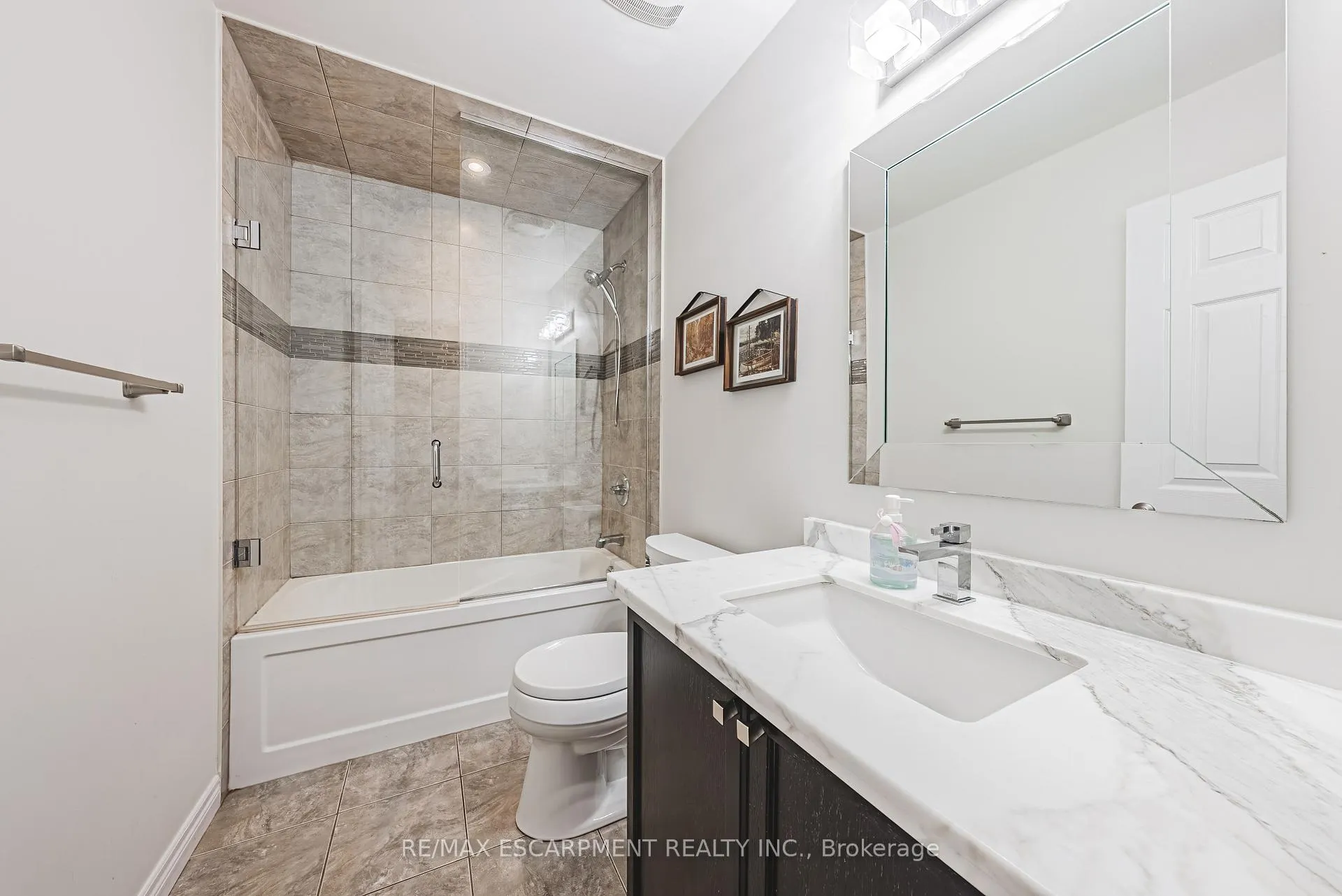 Photo 19 of 48 Madonna Drive, Hamilton, Carpenter — HOMEH