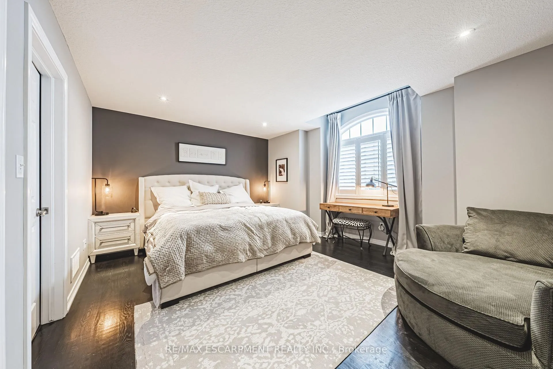 Photo 23 of 48 Madonna Drive, Hamilton, Carpenter — HOMEH