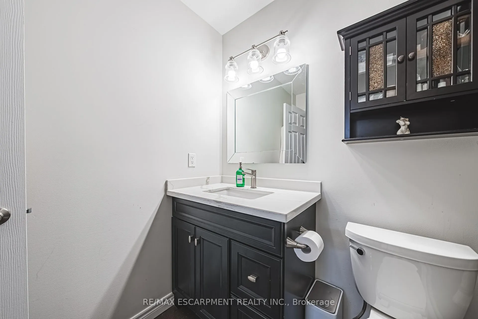 Photo 27 of 48 Madonna Drive, Hamilton, Carpenter — HOMEH