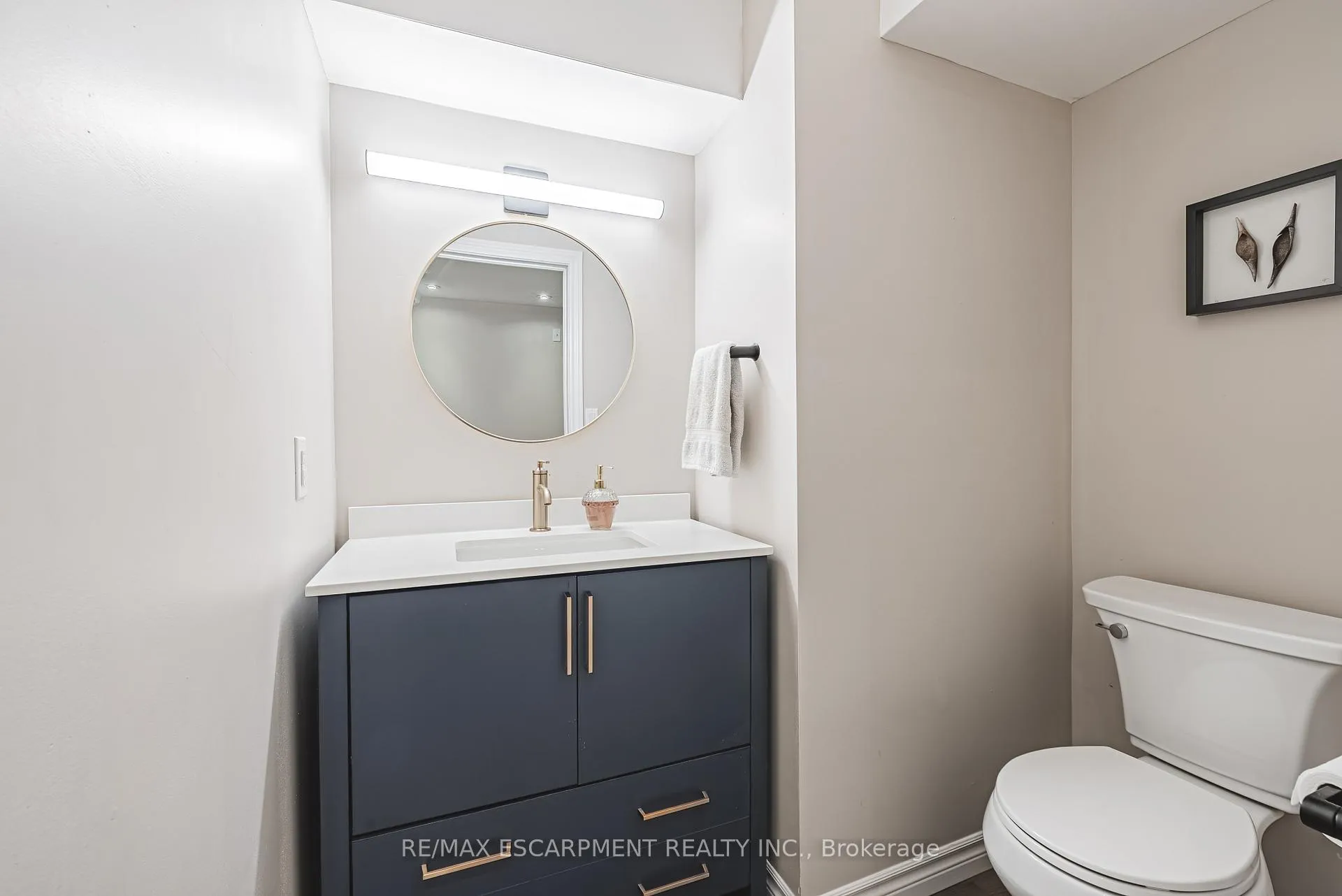 Photo 31 of 48 Madonna Drive, Hamilton, Carpenter — HOMEH