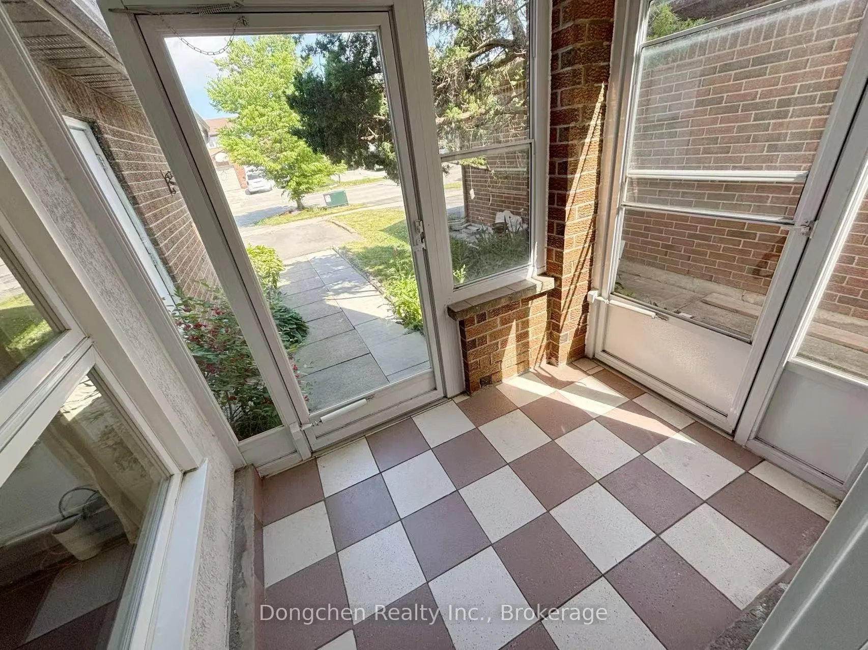 Photo 7 of 145 Risebrough Circuit, Markham, Milliken Mills West — HOMEH