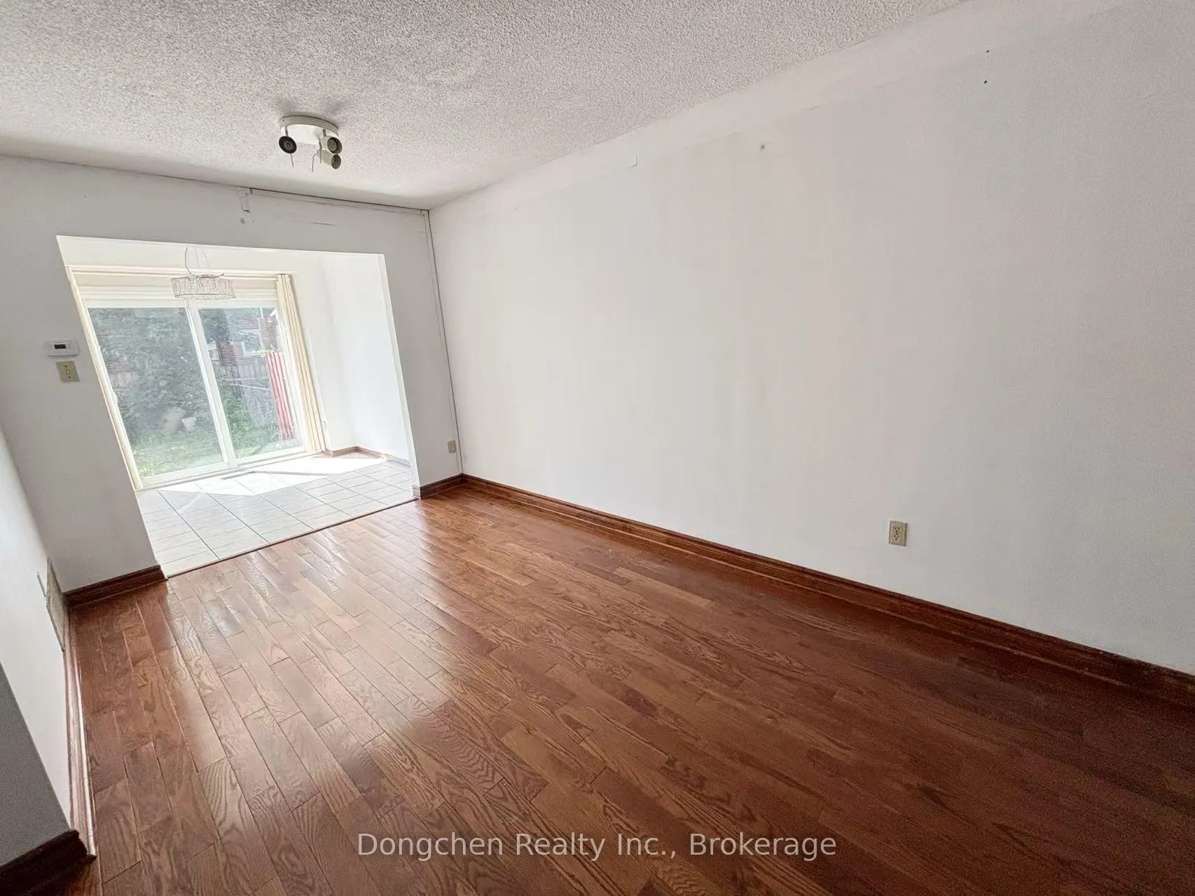 Photo 11 of 145 Risebrough Circuit, Markham, Milliken Mills West — HOMEH
