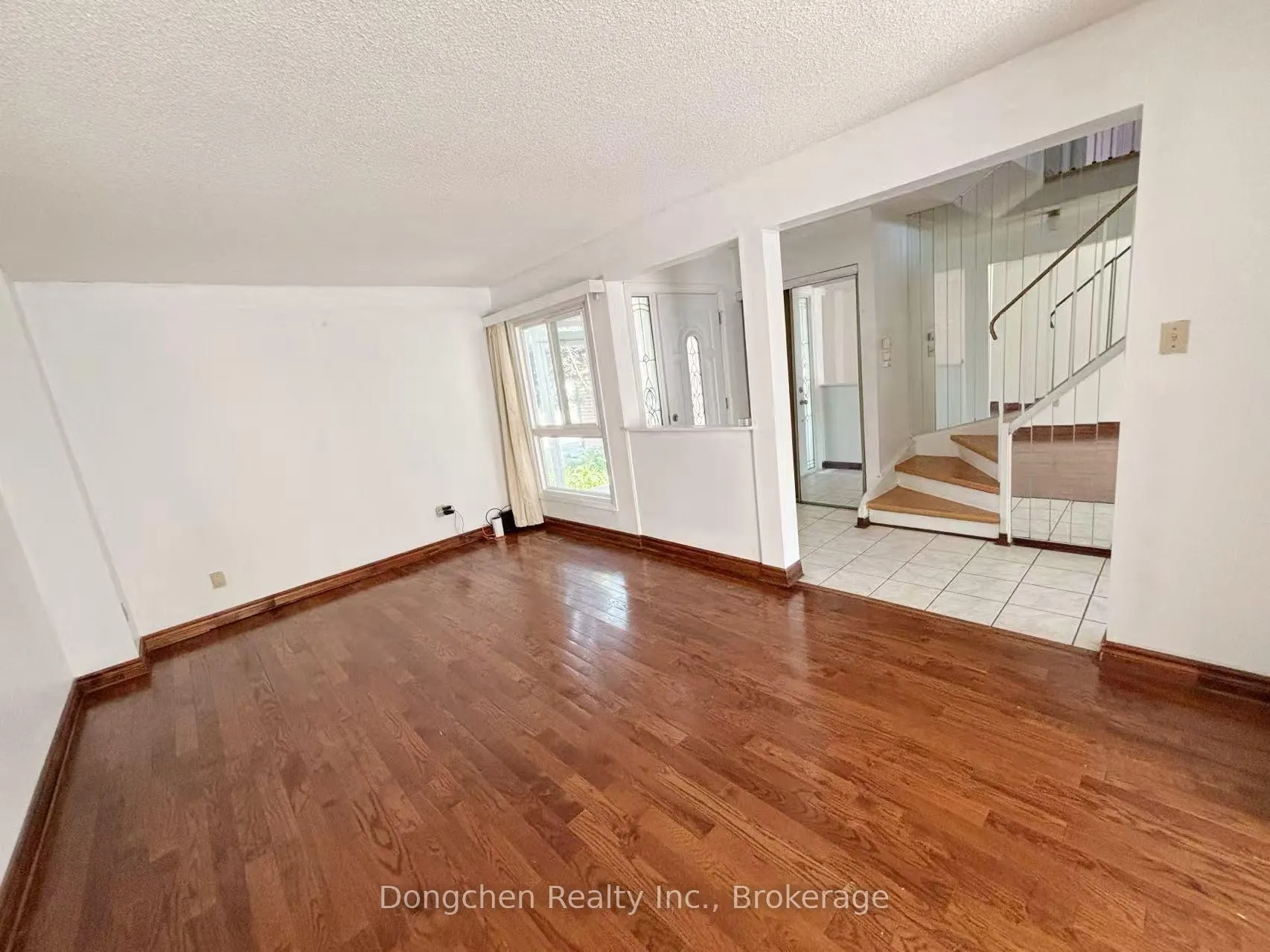 Photo 12 of 145 Risebrough Circuit, Markham, Milliken Mills West — HOMEH