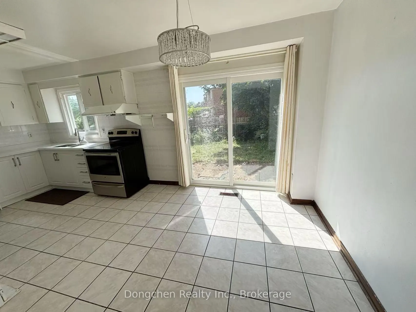 Photo 14 of 145 Risebrough Circuit, Markham, Milliken Mills West — HOMEH