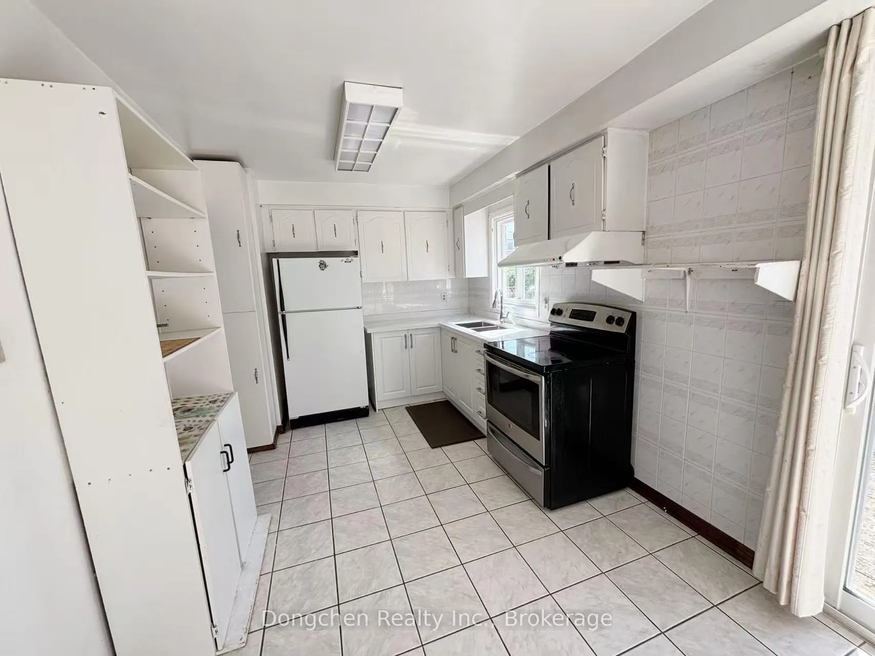 Photo 16 of 145 Risebrough Circuit, Markham, Milliken Mills West — HOMEH