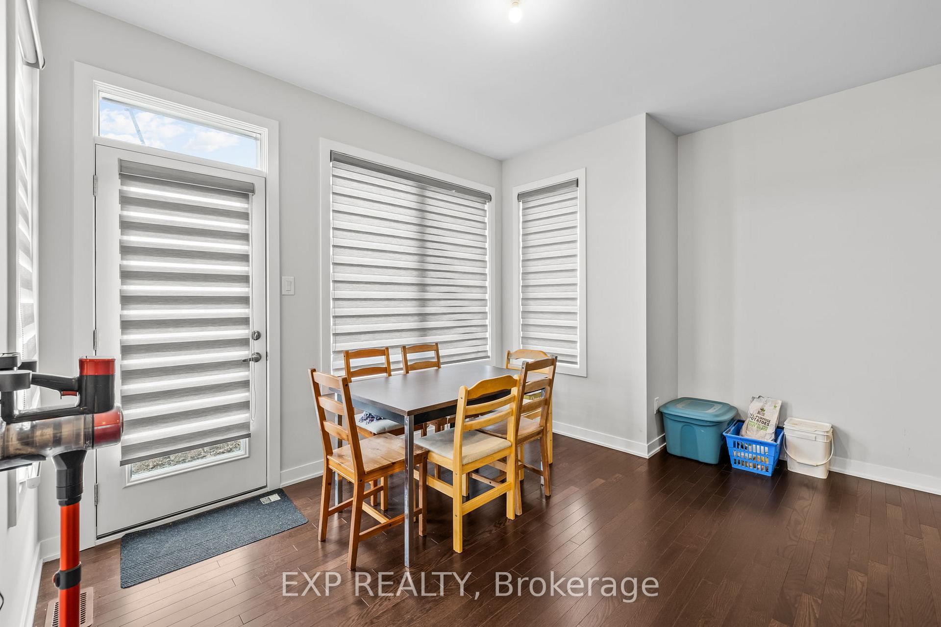 Photo 5 of 212 Conservancy Drive, Ottawa, Barrhaven - Heritage Park — HOMEH