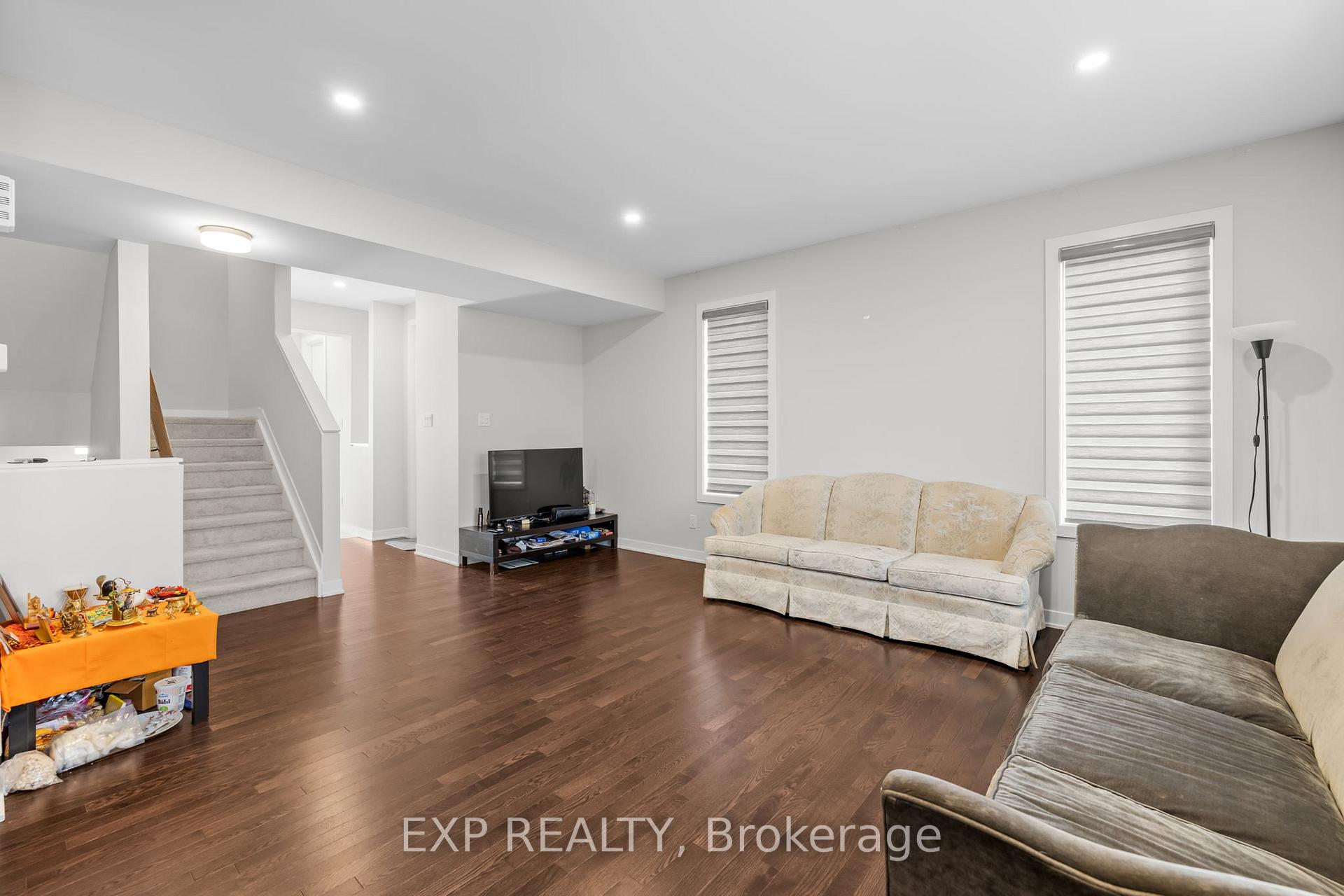 Photo 6 of 212 Conservancy Drive, Ottawa, Barrhaven - Heritage Park — HOMEH
