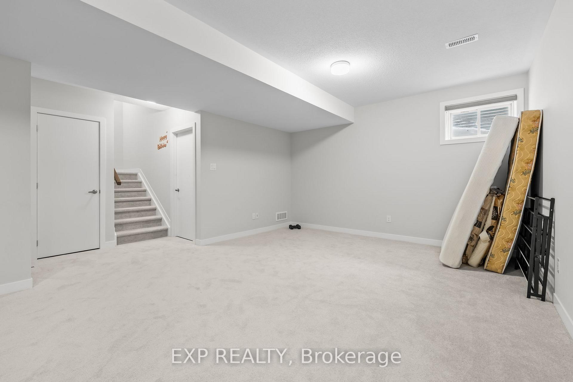 Photo 19 of 212 Conservancy Drive, Ottawa, Barrhaven - Heritage Park — HOMEH