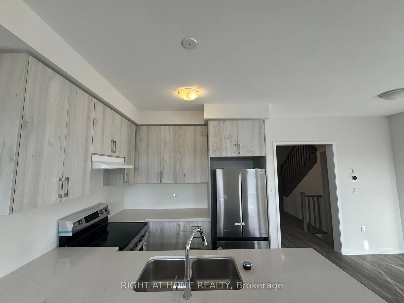 Photo 2 of 1536 Wheatcroft Drive, Oshawa, Kedron — HOMEH