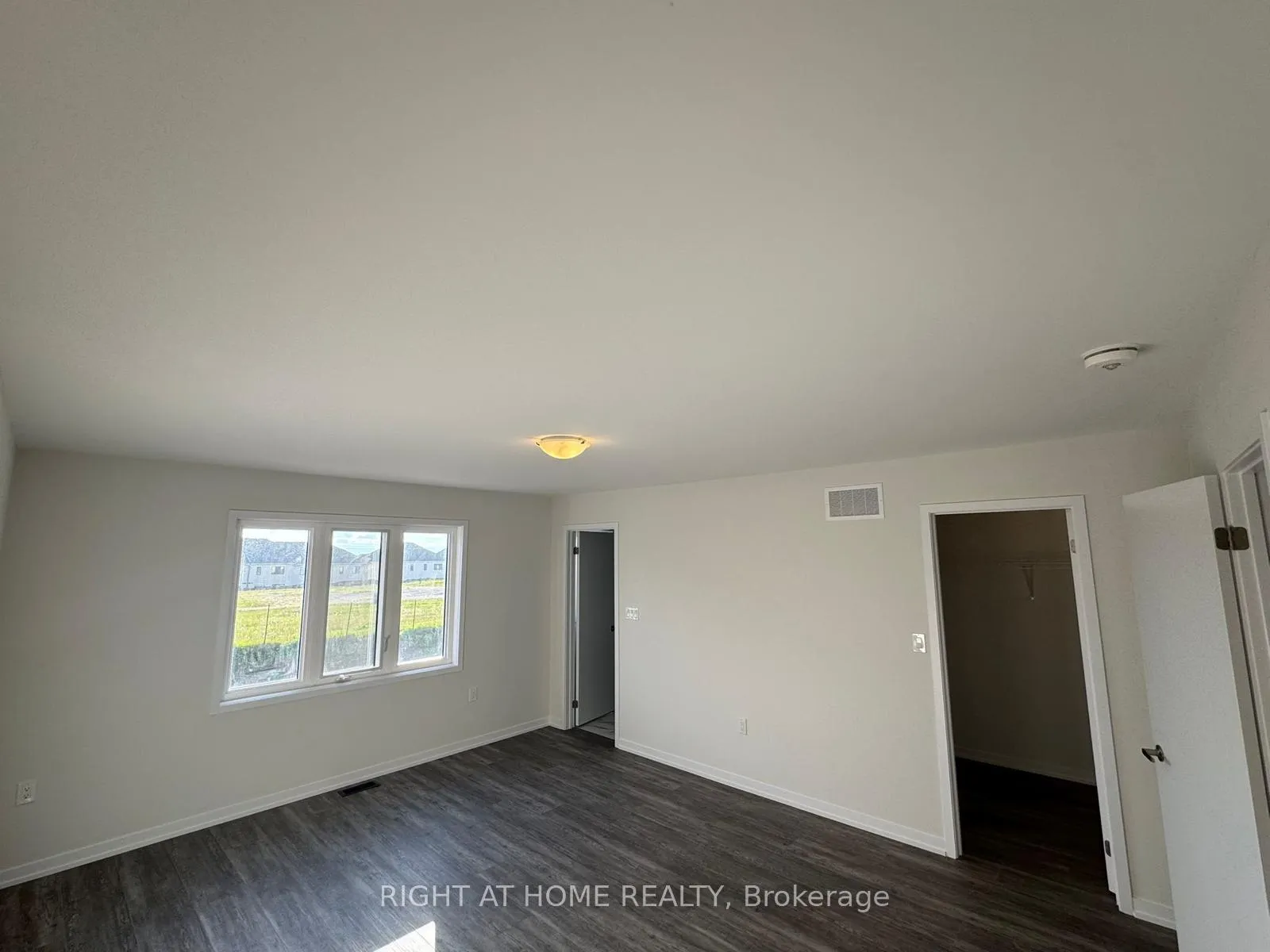 Photo 6 of 1536 Wheatcroft Drive, Oshawa, Kedron — HOMEH