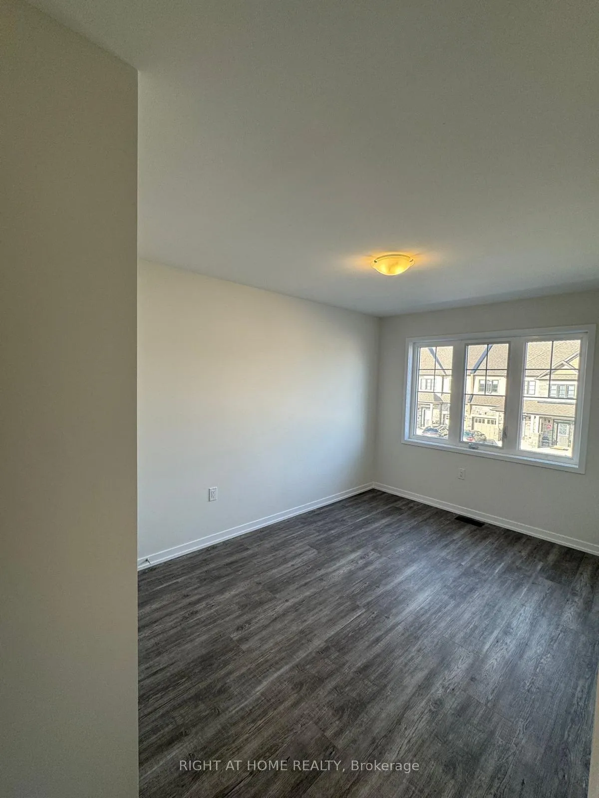 Photo 9 of 1536 Wheatcroft Drive, Oshawa, Kedron — HOMEH