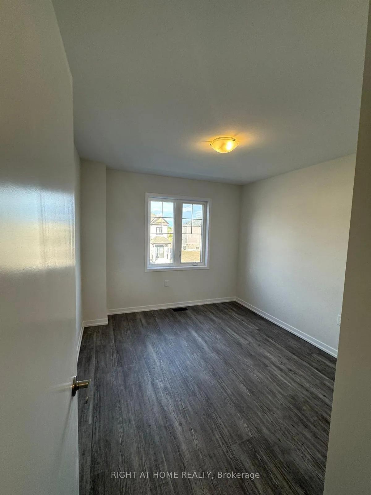 Photo 10 of 1536 Wheatcroft Drive, Oshawa, Kedron — HOMEH