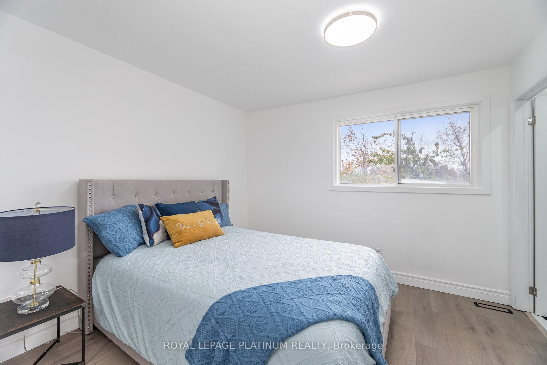 Photo 23 of 230 Archdekin Drive, Brampton, Madoc — HOMEH